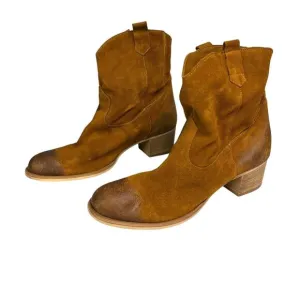 Sundance LEANN Cognac Brown Distressed Suede Leather Western Ankle Boots EUC 41