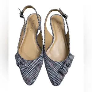 TALBOTS/Open shoes/Size 7.5