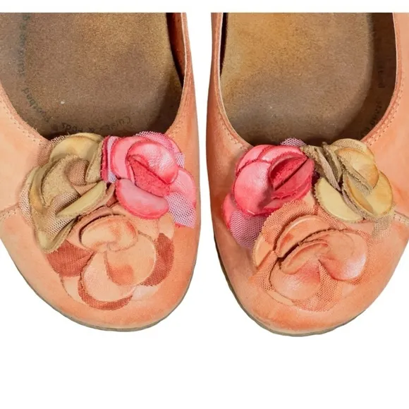 Taos Utopia Mango Orange Leather Floral Slip-on Shoes | Size US 7.5-8