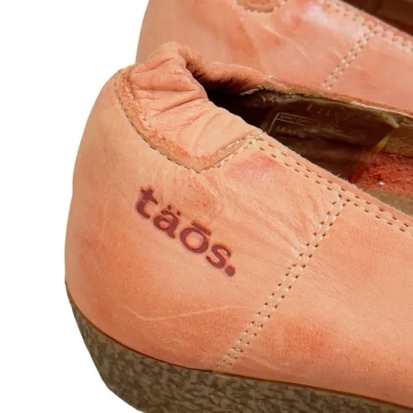 Taos Utopia Mango Orange Leather Floral Slip-on Shoes | Size US 7.5-8