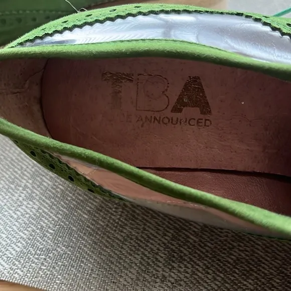 TBA To Be Announced Rare Green Suede Platform Shoes Size 11