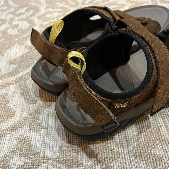 Teva Mens NWOB Trailpulse Outdoor Brown Suede Sandals Size 12