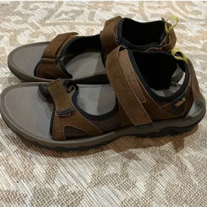 Teva Mens NWOB Trailpulse Outdoor Brown Suede Sandals Size 12