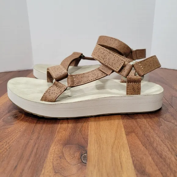 Teva Midform Universal Star Sandals Woman's Style #1110763  Size 9