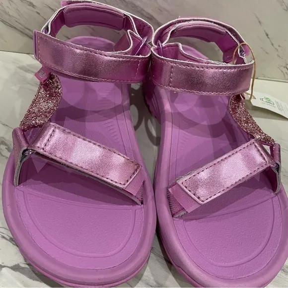 Teva x Christian Cowan Hurricane XLT 2 Pink Sandals Womens Size 7 NWT.