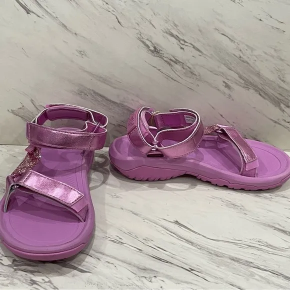 Teva x Christian Cowan Hurricane XLT 2 Pink Sandals Womens Size 7 NWT.