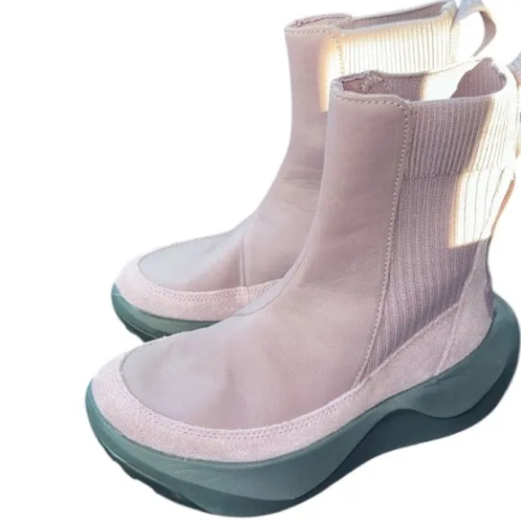 The North face boots halseigh knit NEW leather knit rubber sole woman’s sz 5