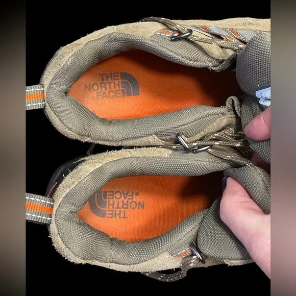The North Face-men’s 9 “X2” hiking boot. Khaki/army green/orange. Good preowned