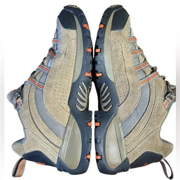 The North Face-men’s 9 “X2” hiking boot. Khaki/army green/orange. Good preowned