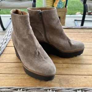 The Shoe Box Suede Wedge Ankle Boots 39
