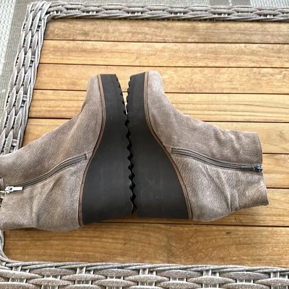 The Shoe Box Suede Wedge Ankle Boots 39