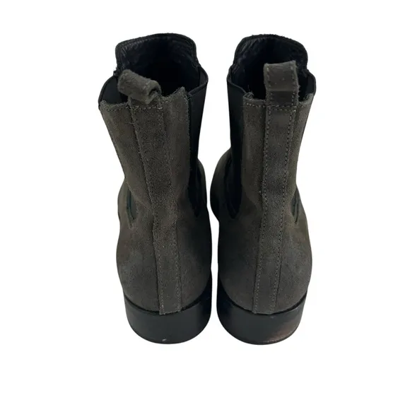 Thursday Cavalier Chelsea Shadow Grey Suede Boots Size 9.5