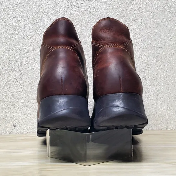 Timberland Boots Brown Leather Black Thick Rubber Sole Size 10M