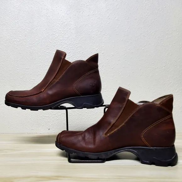 Timberland Boots Brown Leather Black Thick Rubber Sole Size 10M