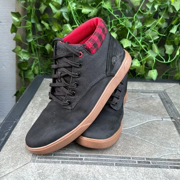 Timberland Brown Chukka Boots with Lace-Up Closure and Rubber Sole