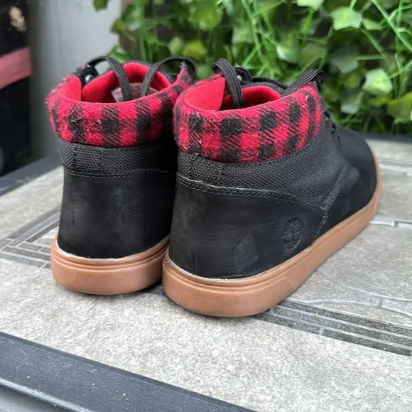 Timberland Brown Chukka Boots with Lace-Up Closure and Rubber Sole