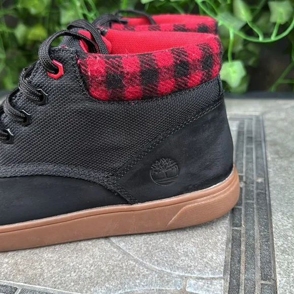 Timberland Brown Chukka Boots with Lace-Up Closure and Rubber Sole