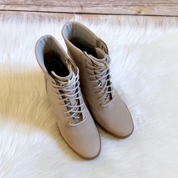 Timberland Camdale 6” Light Taupe Boots