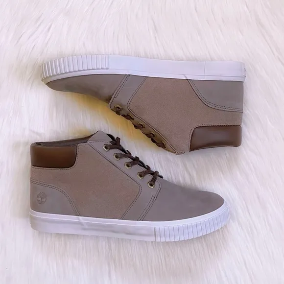 Timberland Women’s Skyla Bay Chukka Boots In Taupe