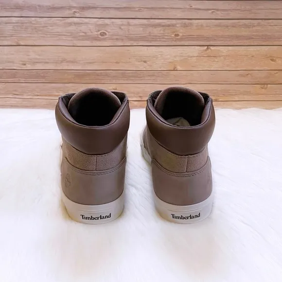 Timberland Women’s Skyla Bay Chukka Boots In Taupe