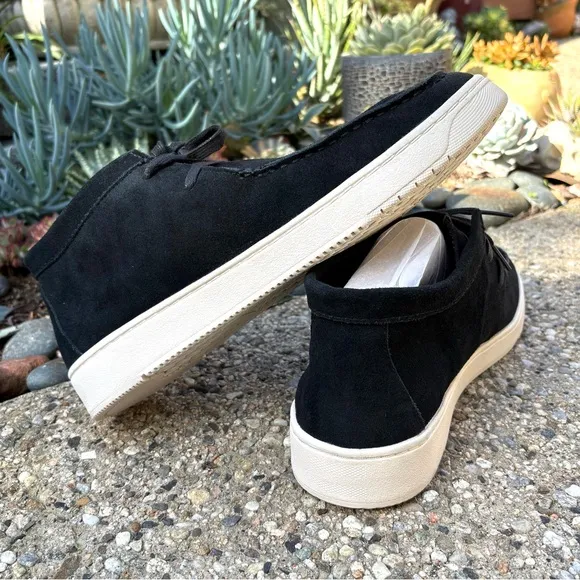 TOMS Black Suede Chukka Shoes