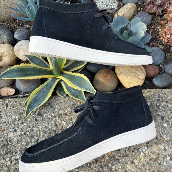 TOMS Black Suede Chukka Shoes