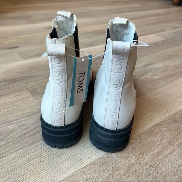 Toms Dakota NWT! Leather Chelsea Boots in Beige size 9.5