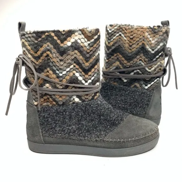 Tom’s Nepal Boho Suede Textile Yarn Chevron Zig Zag Faux Fur Lined Ankle Boots