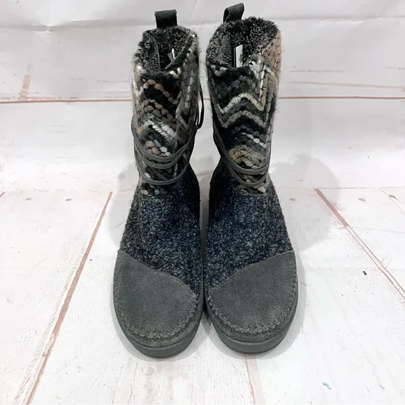 Tom’s Nepal Boho Suede Textile Yarn Chevron Zig Zag Faux Fur Lined Ankle Boots