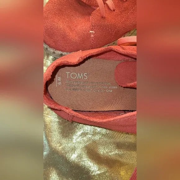Tom's shoes