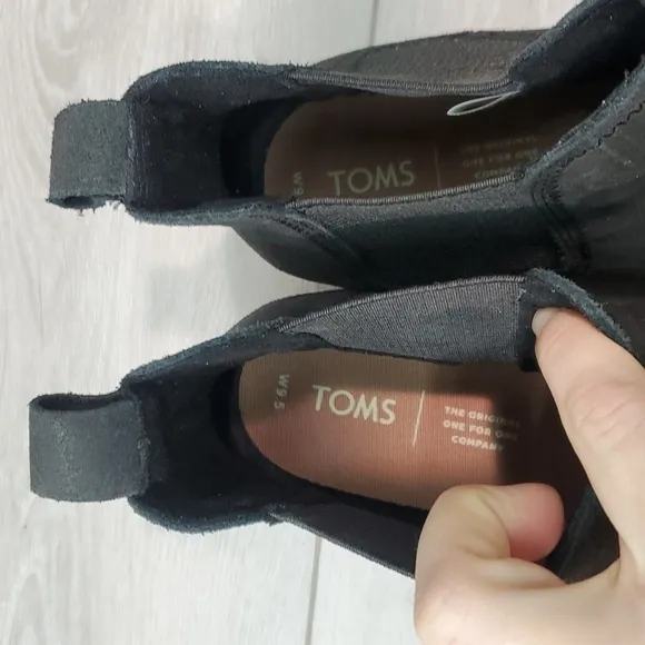 Toms Women Ella Dark Grey Suede Ankle Boots shoes sz 9.5