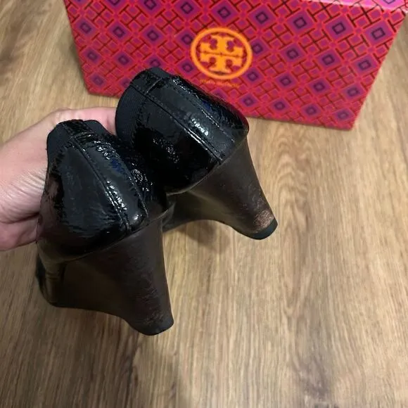 Tory Burch black gold wedge heeled pumps shoes women’s 7