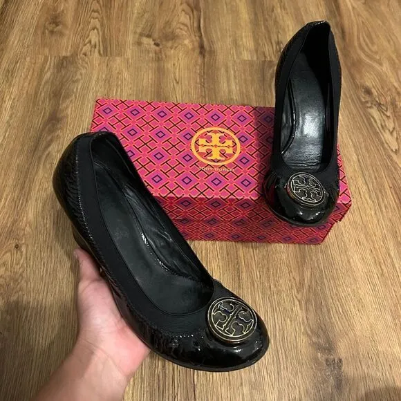 Tory Burch black gold wedge heeled pumps shoes women’s 7