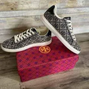 Tory Burch Designer Monogram Casual Style Logo Sneakers Tennis Shoes Size 9
