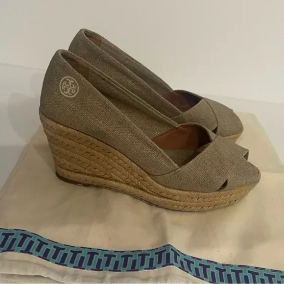 TORY BURCH Filipa Wedge Espadrille TanKhaki Gold ShimmerLinen Sandals Size 7.5