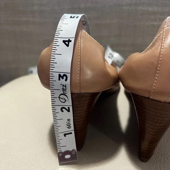 Tory Burch Jolie Tan Leather Slip Ons Wedge Shoes Women’s Size 7.5