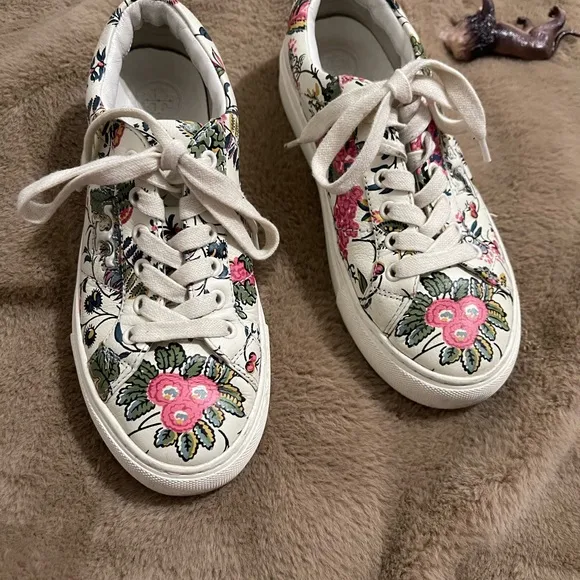 Tory Burch Leather Floral sneakers lace up shoes Size 5
