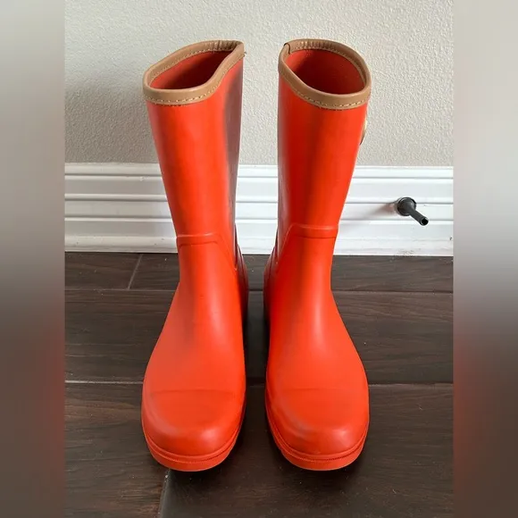 Tory Burch Maureen Logo Orange  Rubber Rain Boots with Logo size 8
