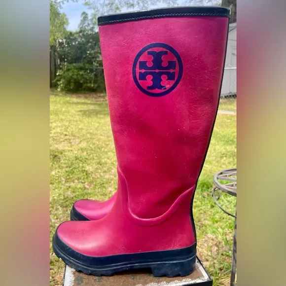 Tory Burch Rain Boots Women’s 6 Logo Pink Limited Edition Rubber Designer
