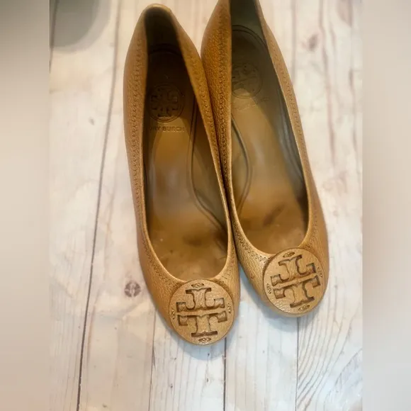 Tory Burch SALLY TUMBLED LEATHER wedge pump Sz 7.5 Women