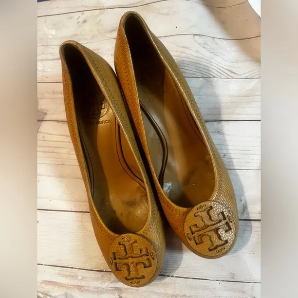 Tory Burch SALLY TUMBLED LEATHER wedge pump Sz 7.5 Women