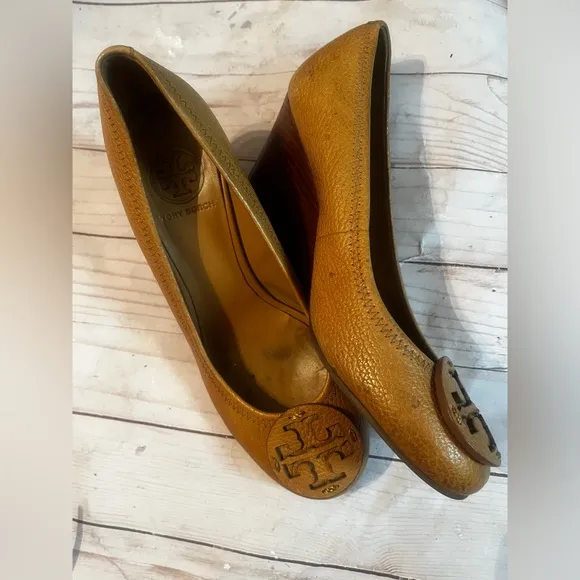 Tory Burch SALLY TUMBLED LEATHER wedge pump Sz 7.5 Women
