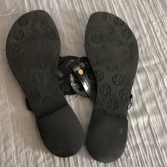 TORY BURCH Size 7.5 MILLER black patent leather thong slip ons sandals