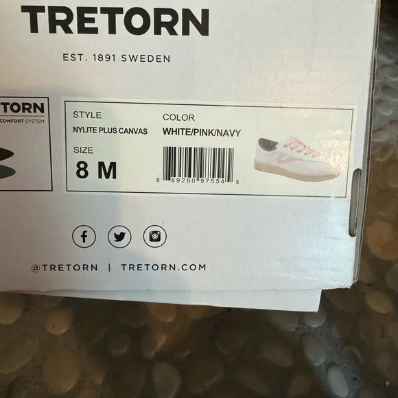 TRETORN “Nylite plus” in canvas! No longer available online so get them here!!🩷