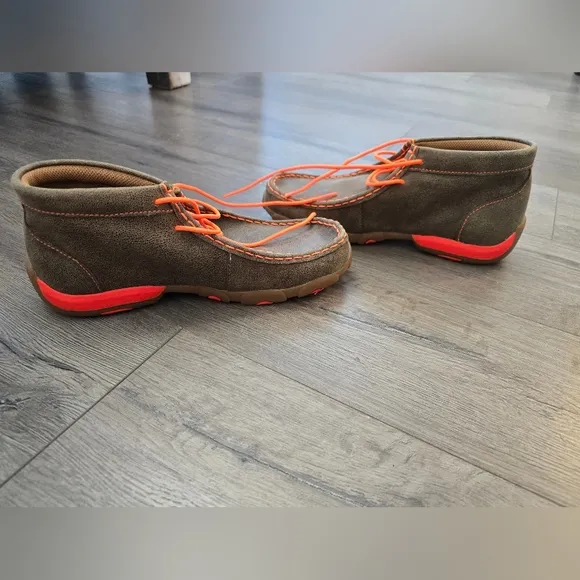 Twisted X Men's Bomber &amp; Neon Orange Chukka Driving Moccasin Size 5M Leather