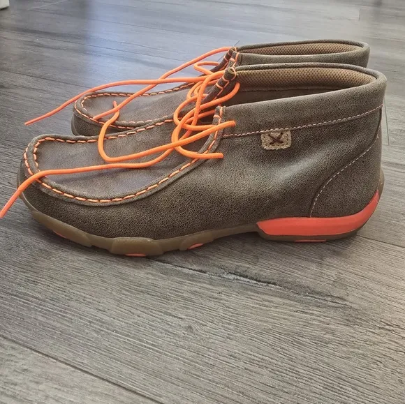 Twisted X Men's Bomber &amp; Neon Orange Chukka Driving Moccasin Size 5M Leather