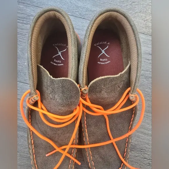 Twisted X Men's Bomber &amp; Neon Orange Chukka Driving Moccasin Size 5M Leather