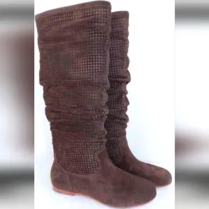 UGG Abilene Chestnut Suede Boots Size US 5 EU 37 #1947.No sign of use.