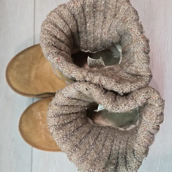 Ugg Australia Women 1003175 Sweater Suede Chestnut Boots shoes sz 7