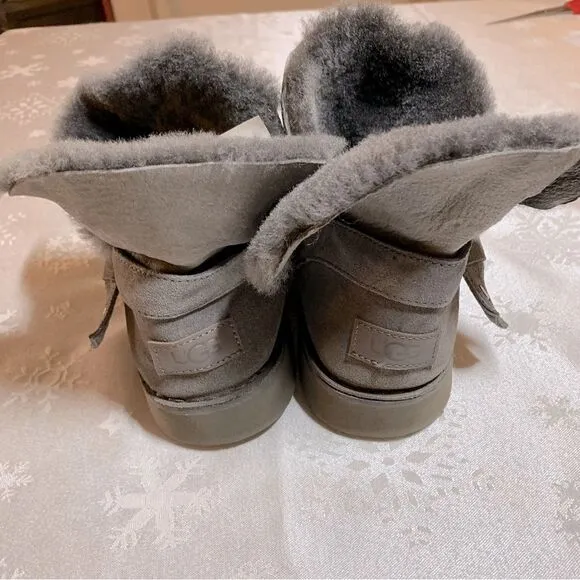 UGG Boots Zariah 1226673 Gray Suede Leather Water Repellent Sz 9.5 spots see pic